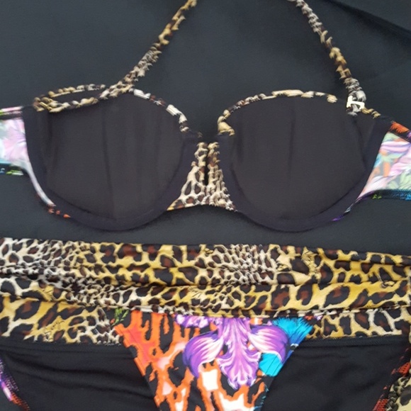 VS (5) PC 34B BOMBSHELL BIKINI TOP SET COVER - Picture 6 of 8